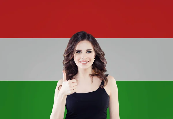 Hungria conceito com bela mulher feliz com polegar para cima — Fotografia de Stock