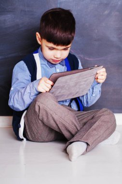 Şirin çocuk çocuk pc tablet ile