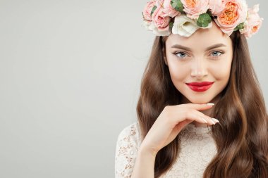 Mükemmel genç model kadın bahar Güzellik Portresi. Tatlı kız