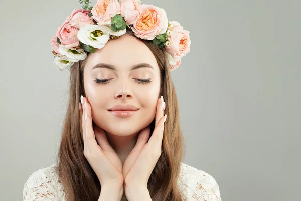 Portrait of Beautiful Young Model Woman with Healthy Clear Skin, — Stock Photo, Image