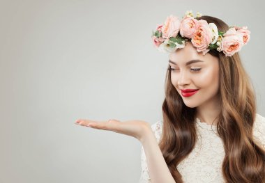 Oldukça açık boş el altında arıyorum Model kadın bahar 