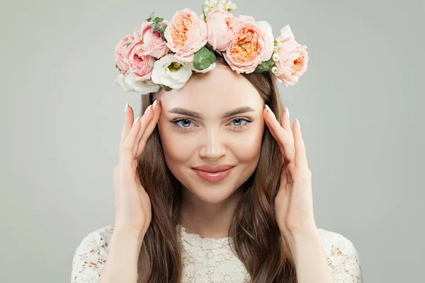 Verão beleza retrato de mulher bonita modelo com cabelo castanho — Fotografia de Stock