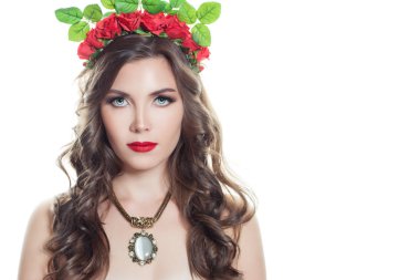 Beyaz arka planda izole güzel model. Moda portre 