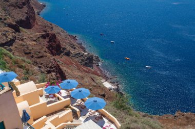 Santorini, Yunanistan. Caldera, deniz ve mimari