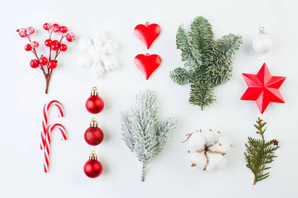 Decorações de Natal fundo. Decoração de Natal em branco — Fotografia de Stock