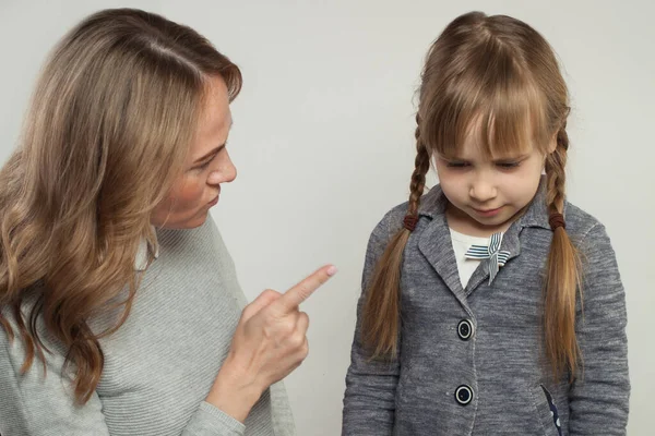 Abuso Minori Donna Infelice Bambina Ragazza Bianco — Foto Stock