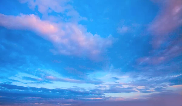 Cielo Atardecer Nubes Fondo Hermoso Paisaje Con Nubes Sol Naranja — Foto de Stock