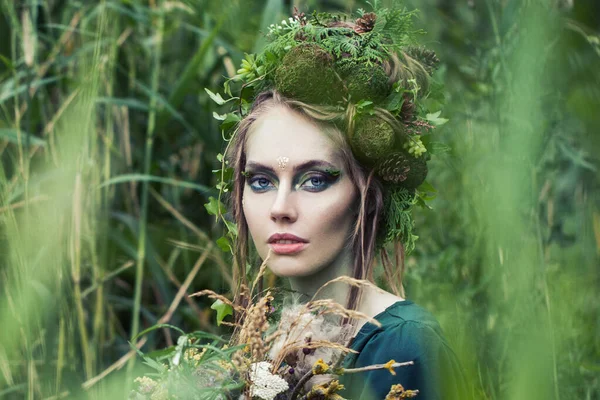 Portrait Forestier Femme Nymphe Fée Dans Herbe Verte Extérieur — Photo