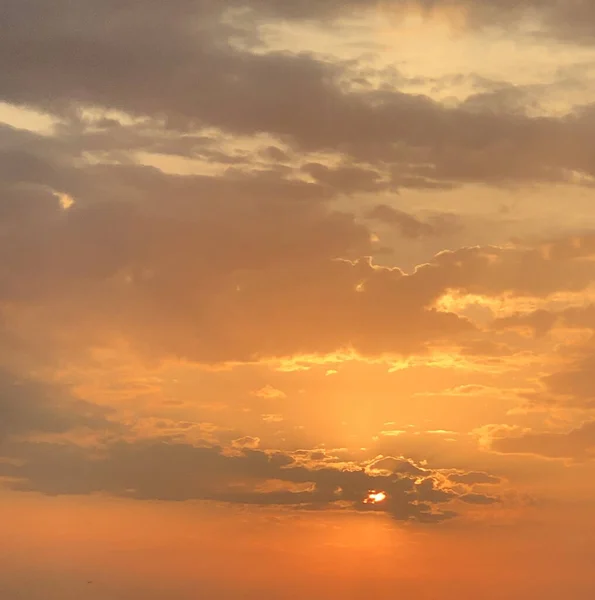 Небо Солнца Красочное Небо Облаками Солнцем — стоковое фото