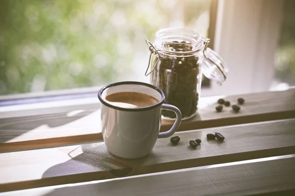 Чашка Свежего Утреннего Кофе Банками Солнце — стоковое фото