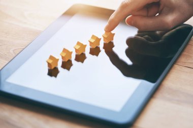 El beş yıldız olarak tablet bilgisayar ile ürün geribildirim puan verir