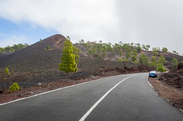 Route de montagne au parc national du volcan Teide — Photo