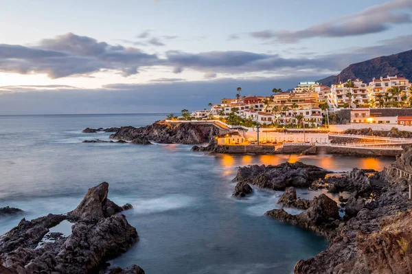 Tarde hora en Puerto Santiago, isla de Tenerife —  Fotos de Stock