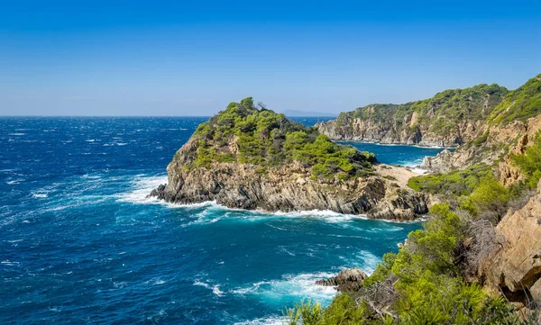 Porquerolles isla rocas y vistas al mar —  Fotos de Stock