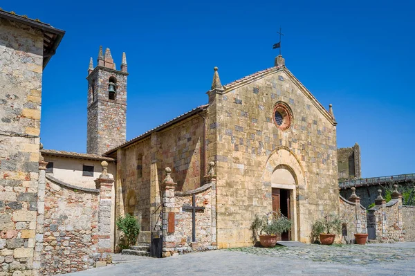 Monteriggioni old church — 스톡 사진