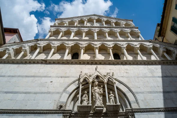 Duomo di Pisa exterior decoration — Stok fotoğraf