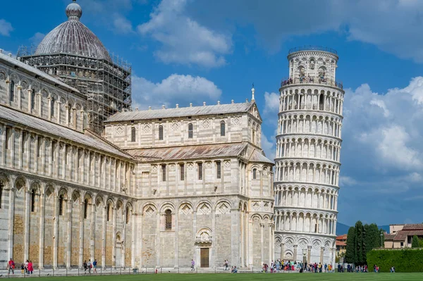 Pisa Tower och Duomo di Pisa — Stockfoto