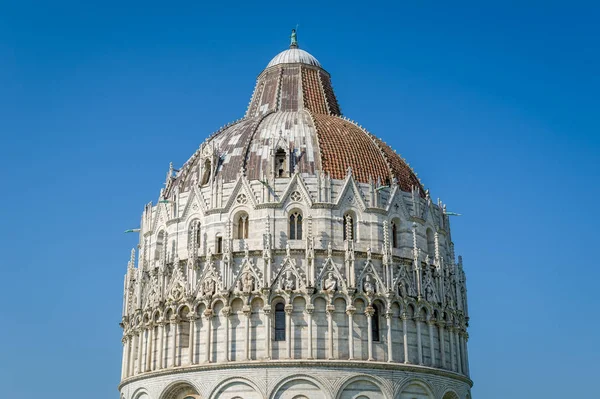 Pisa vaftizhane miras kule dekorasyon kapatmak yukarıya fotoğraf — Stok fotoğraf