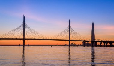 Saint-Petersburg batı karayolu brige