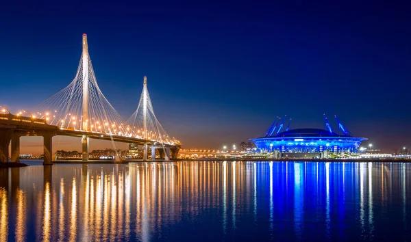 Neva deltasının Saint-Petersburg günbatımı panoraması — Stok fotoğraf