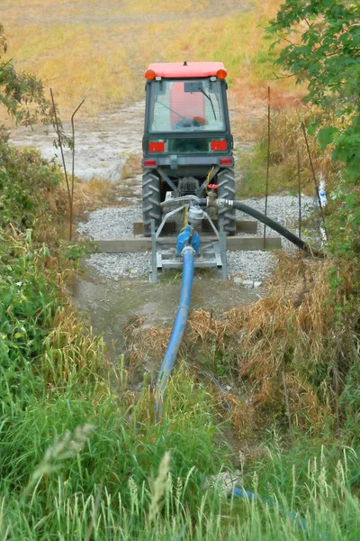 Vue Verticale Une Grande Pompe Industrielle Utilisée Pour Extraire Eau — Photo