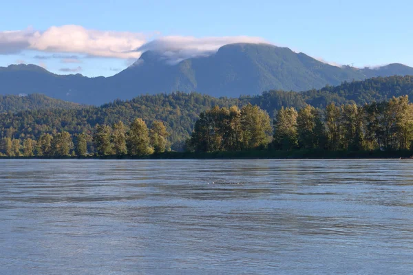 Bergstrakter Centrala British Columbia Kanada Där Jätte Fraser River Rinner — Stockfoto