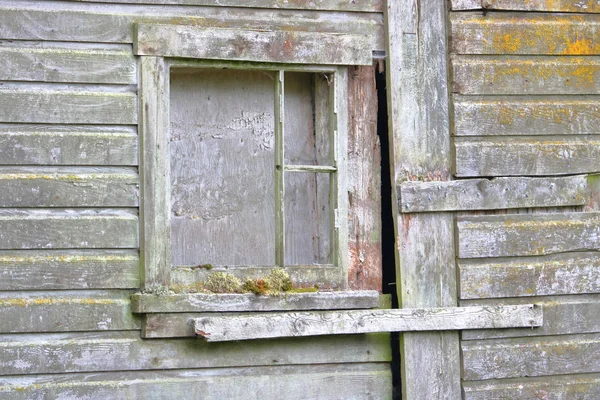 Vue Rapprochée Détaillée Une Fenêtre Grange Altérée Fanée Qui Été — Photo