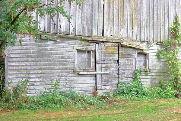 Lado Envejecido Desvanecido Antiguo Edificio Granero Construido Hace Siglo — Foto de Stock