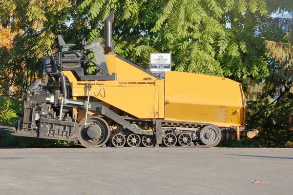 Full Profile View Rubber Track Paver Used Road Construction — Stock Photo, Image