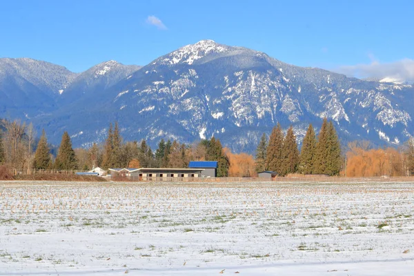 Een Landelijke Berglandschap Met Vallei Tijdens Koude Wintermaanden Met Een — Stockfoto