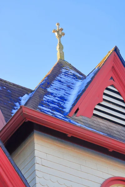 Wide View Anglican Communion Cross Mounted Outdoor Steeple Anglican Church — Stock Photo, Image