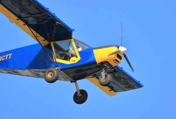 Weergave Van Een Kleine Vliegtuigen Piloot Sluit Zoals Hij Zijn — Stockfoto