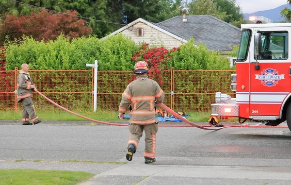 Tripulación Responde Rápidamente Incendio Madrugada 46364 Maple Ave Chilliwack Canadá — Foto de Stock