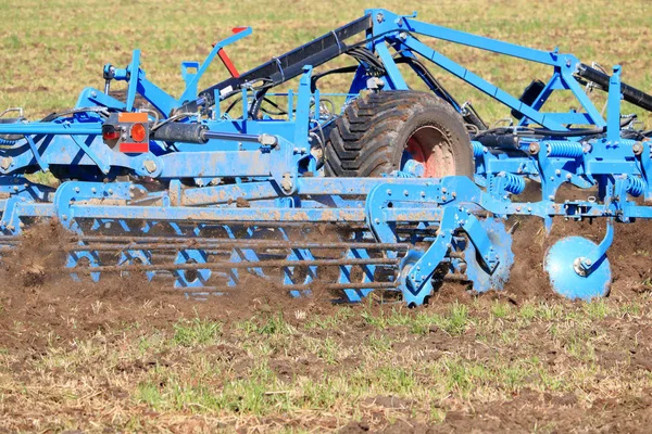 Sluit Weergave Van Een Disc Plow Het Veld Harroeien Breken — Stockfoto