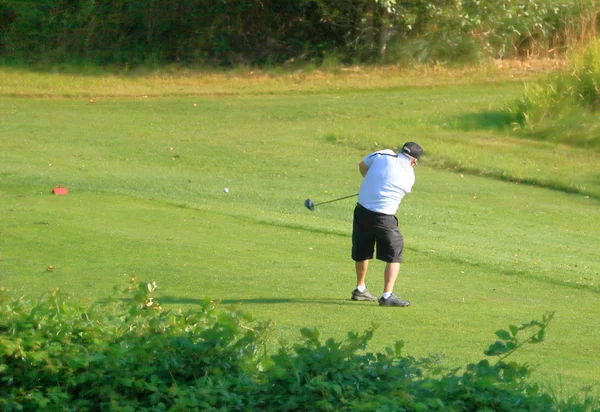 Postura Corporal Golfista Diestro Último Año Justo Cuando Hace Contacto — Foto de Stock