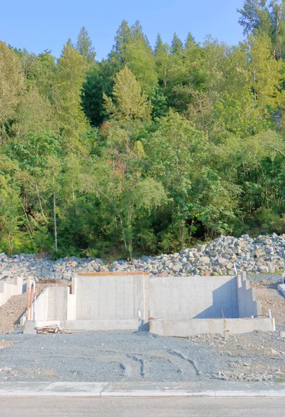 Vertikale Ansicht Des Wohnungsbaus Und Der Anfangsphase Der Ein Betonfundament — Stockfoto