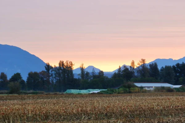 Vedere Largă Pitorească Peisajului Rural Din Vale Apusul Soarelui Spatele — Fotografie, imagine de stoc