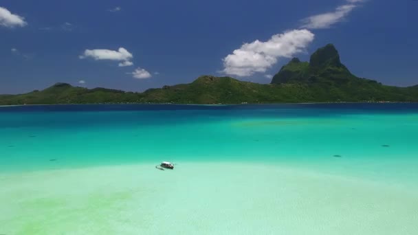 Montañas de Bora Bora — Vídeo de stock