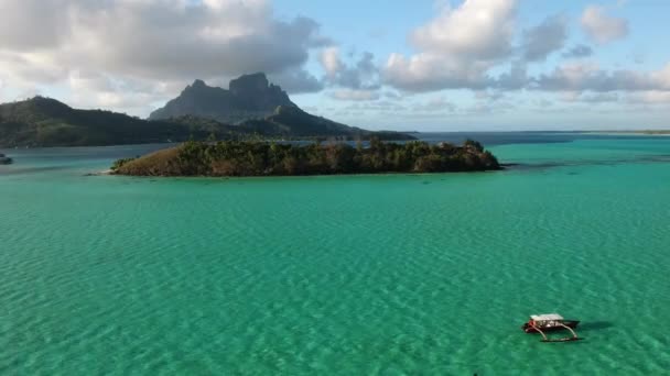 Mar y Bora Bora — Vídeo de stock