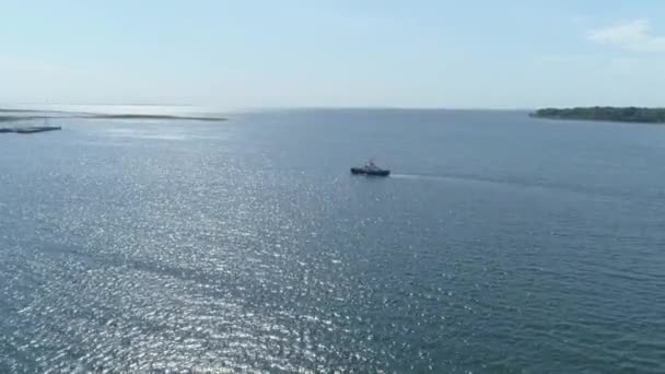 Drohne Über Schiff Auf Dem Wasser Jütland Dänemark — Stockvideo