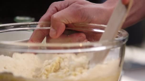 Chef Preparando Masa Pizza Tazón Cerca — Vídeos de Stock