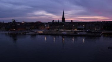 Aarhus, Danimarka Waterfront üzerinde robot
