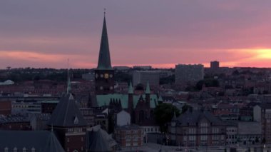 Görünümünde, Aarhus, Danimarka Aarhus Katedrali ile şehir içinde robot