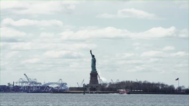 Bela Vista Horizonte Nova York Por Trás Estátua Liberdade Mar — Vídeo de Stock