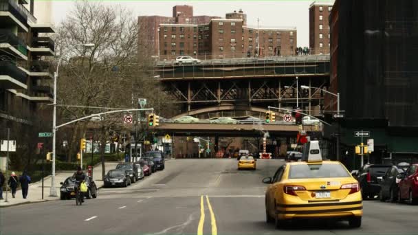 New York Sabah Trafik Doğal Bir Görünüm Bir Köprü Builngs — Stok video
