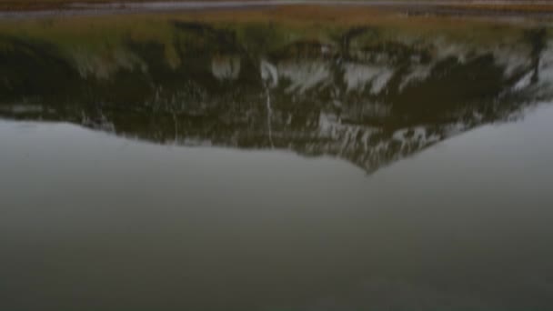 Вид на заснеженные горы в Исландии . — стоковое видео
