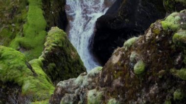 Bir resim mükemmel bir basamaklı şelale İzlanda '.