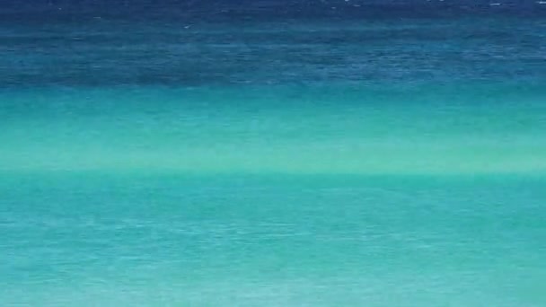 Hareket Timelapse Dalgaların Kıyıya Sığ Plaja Kısmından Şekillendirme — Stok video