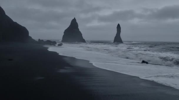 Close Shot Pillars Iceland While Waves Crushing Them — Stock Video