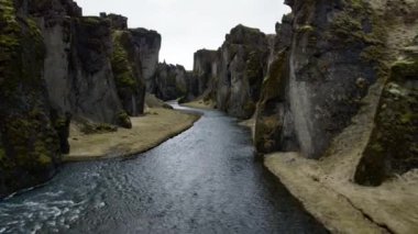 Fjadrargljufur gorge çekim yoluyla açık grounds sinek.